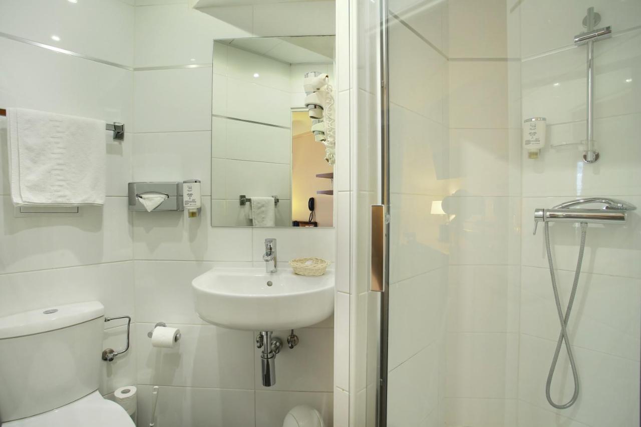 Tweepersoonskamer met 2 Aparte Bedden