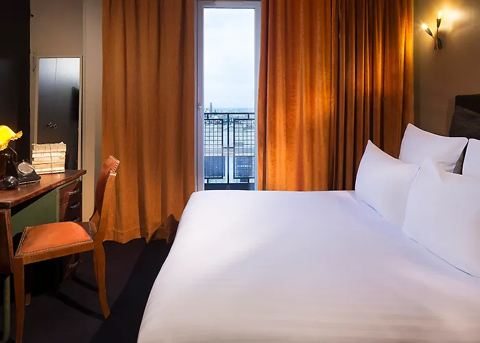 Hotel Le Chat Noir Parijs